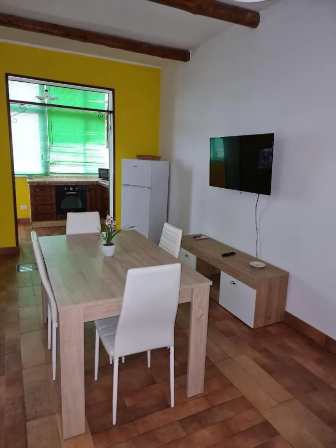 Palermo Tusa Apartment