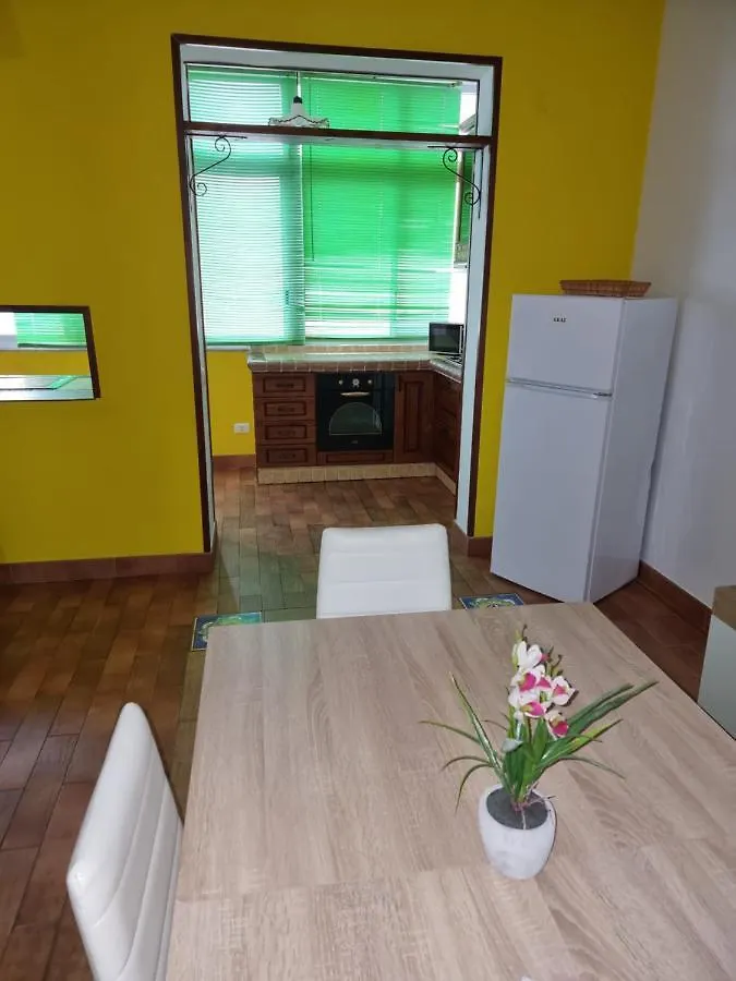 Palermo Tusa Apartment 0*,