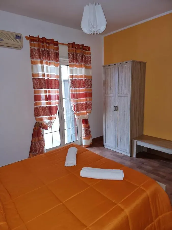 Palermo Tusa Apartment